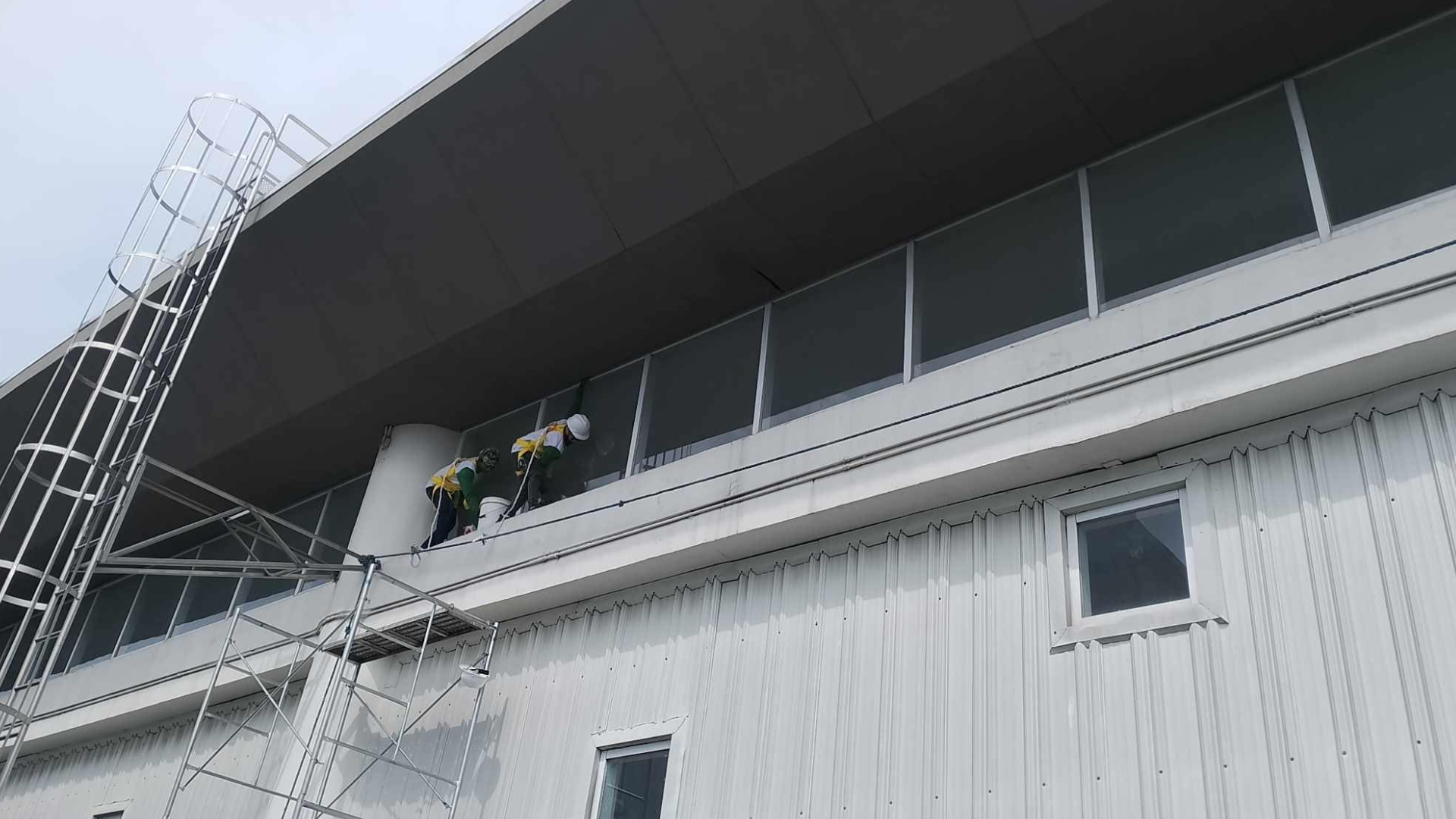 Restoration of Window Glass Panels at SM City San Jose Del Monte